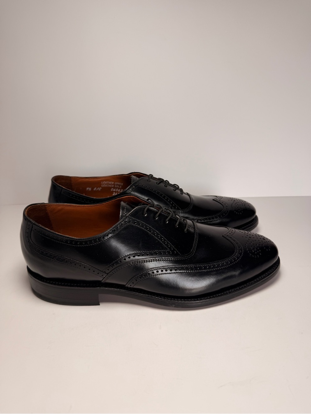 Bostonian Black Leather Wingtip Derby Shoes